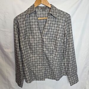 Ann Taylor Grey Long Sleeve Collared Blouse 8 Fitted Geometric Elevated Office